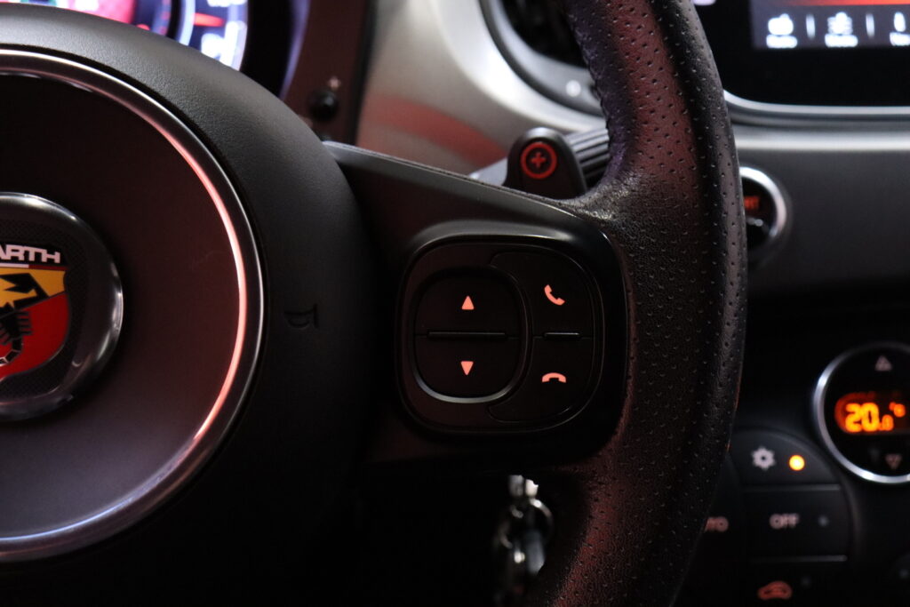 tuotekuva-Fiat-Abarth-500-EPX-399-2026-04-10-160604-16 tuotekuva-Fiat-Abarth-500-EPX-399-2026-04-10-160604-16