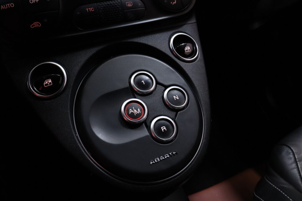 tuotekuva-Fiat-Abarth-500-EPX-399-2026-04-10-160604-25 tuotekuva-Fiat-Abarth-500-EPX-399-2026-04-10-160604-25