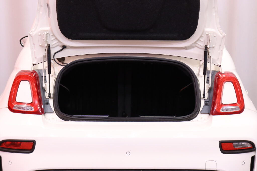 tuotekuva-Fiat-Abarth-500-EPX-399-2026-04-10-160604-27 tuotekuva-Fiat-Abarth-500-EPX-399-2026-04-10-160604-27