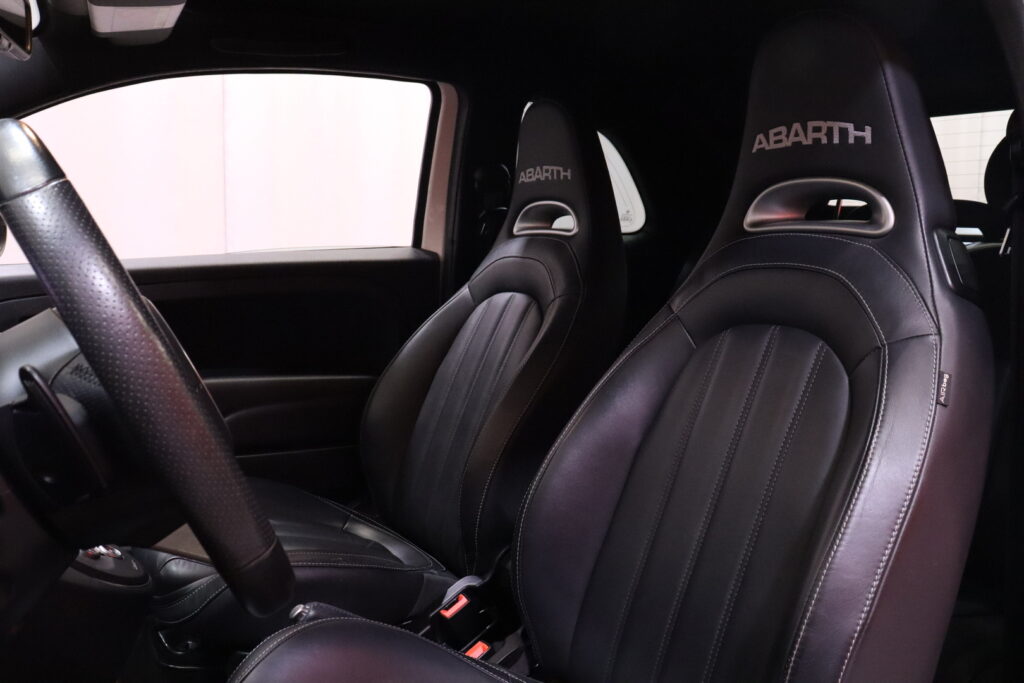 Fiat-Abarth - 500 - Abarth 595 Turismo Cabrio Fiat-Abarth - 500 - Abarth 595 Turismo Cabrio - Viistoperä