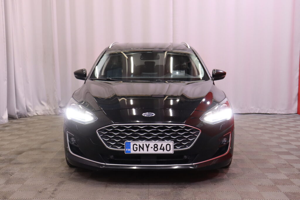 Ford - Focus - 2,0 TDCi EcoBlue 150hv A8 Vignale Wagon // Huippuvarusteltu / ACC / Bang Olufsen / Webasto / Koukku / Ford - Focus - 2,0 TDCi EcoBlue 150hv A8 Vignale Wagon // Huippuvarusteltu / ACC / Bang Olufsen / Webasto / Koukku / - Farmari