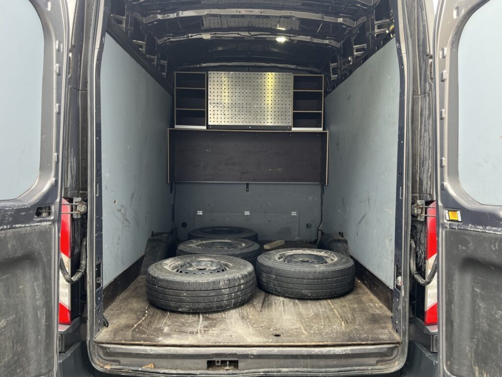 Ford - Transit - Van 350 2,2 TDCi 125 hv AWD Trend L4 H3 neliveto jatko-ohjaamo Ford - Transit - Van 350 2,2 TDCi 125 hv AWD Trend L4 H3 neliveto jatko-ohjaamo - Pakettiauto