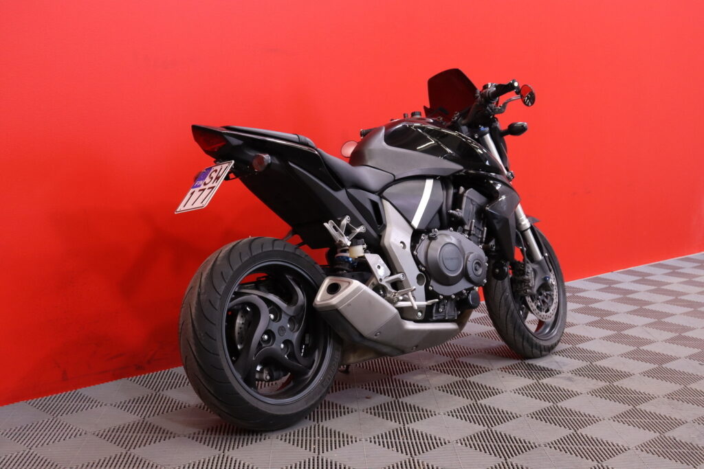 Honda - CB - 1000R // Suomi-pyörä / Huoltokirja / Tangonpääpeilit // Honda - CB - 1000R // Suomi-pyörä / Huoltokirja / Tangonpääpeilit // - Moottoripyörä