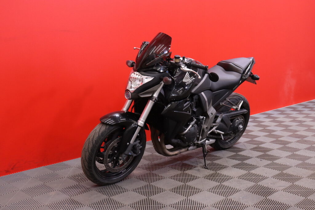 Honda - CB - 1000R // Suomi-pyörä / Huoltokirja / Tangonpääpeilit // Honda - CB - 1000R // Suomi-pyörä / Huoltokirja / Tangonpääpeilit // - Moottoripyörä