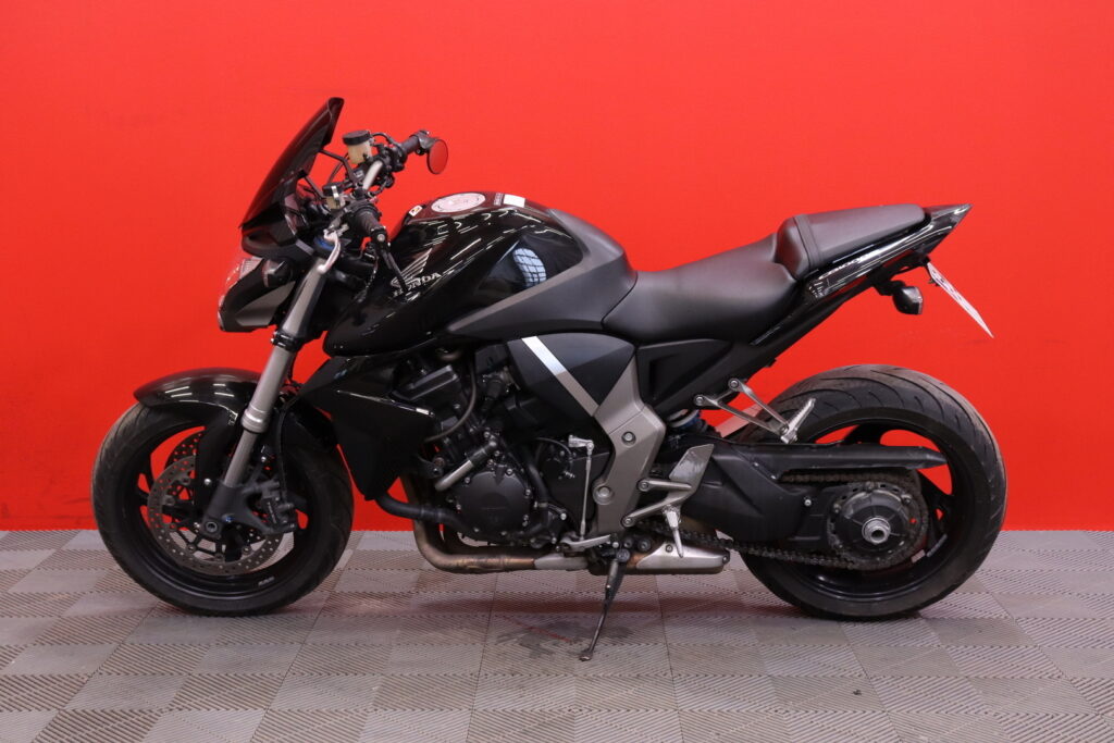 Honda - CB - 1000R // Suomi-pyörä / Huoltokirja / Tangonpääpeilit // Honda - CB - 1000R // Suomi-pyörä / Huoltokirja / Tangonpääpeilit // - Moottoripyörä