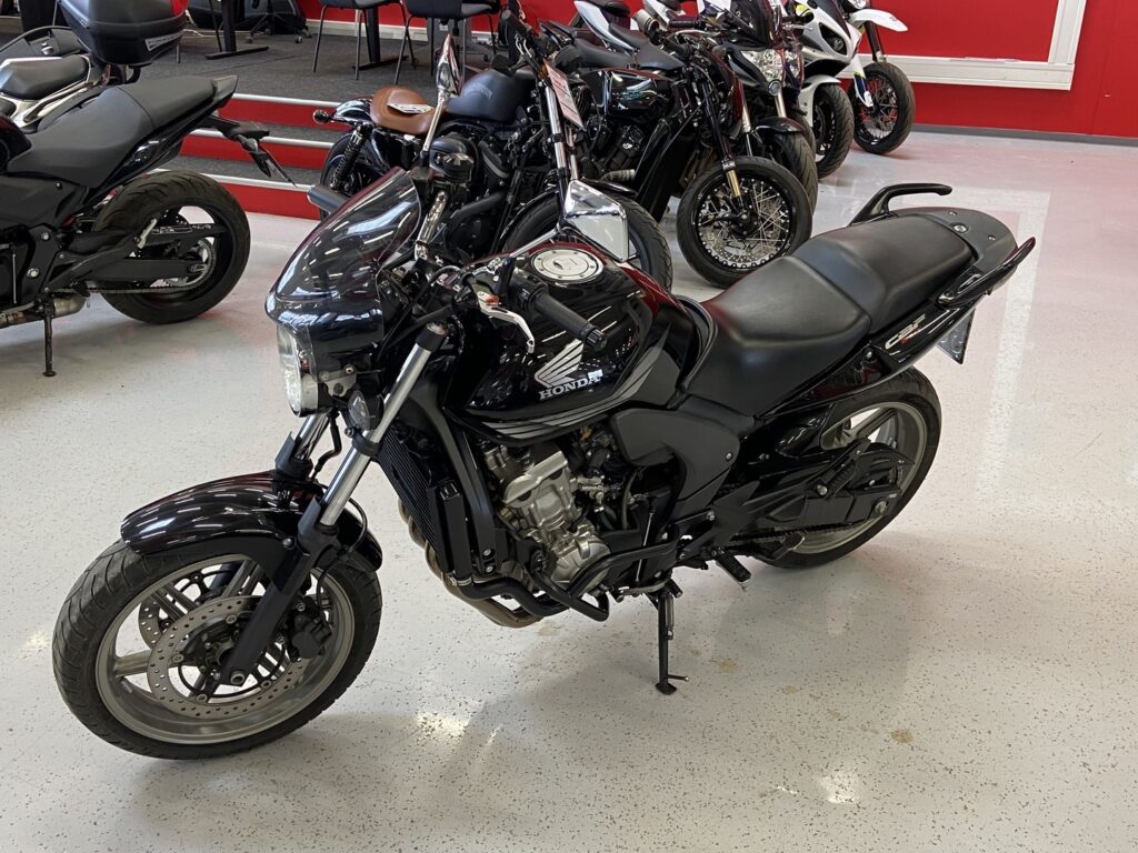 Honda - CBF - 600 // Suomi-pyörä / IXIL / Huoltokirja / Säädettävät kahvat // Honda - CBF - 600 // Suomi-pyörä / IXIL / Huoltokirja / Säädettävät kahvat // - Moottoripyörä