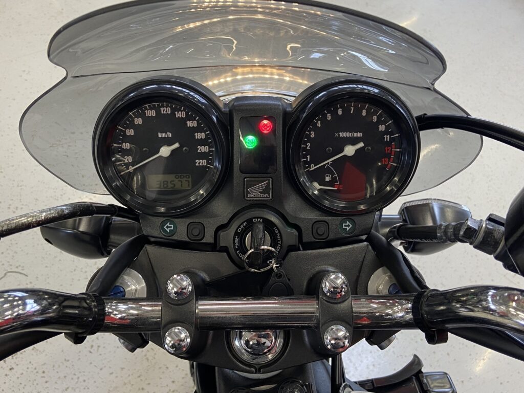 Honda - CBF - 600 // Suomi-pyörä / IXIL / Huoltokirja / Säädettävät kahvat // Honda - CBF - 600 // Suomi-pyörä / IXIL / Huoltokirja / Säädettävät kahvat // - Moottoripyörä