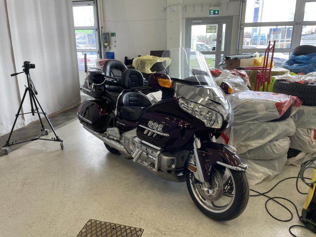 Honda - GL - 1800 GoldWing / Juuri saapunut! // Supervarusteet! / Airbag / Navi / Vakkari / Pakki / Radio // - Moottoripyörä