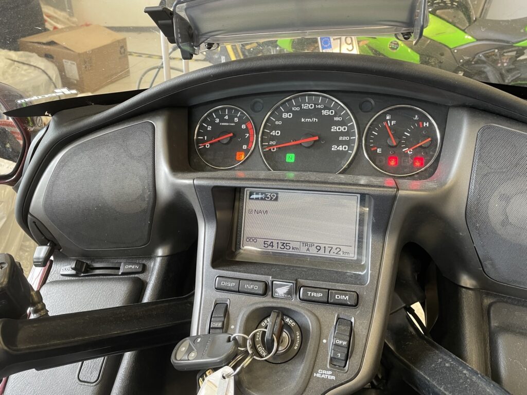 Honda - GL - 1800 GoldWing / Juuri saapunut! // Supervarusteet! / Airbag / Navi / Vakkari / Pakki / Radio // Honda - GL - 1800 GoldWing / Juuri saapunut! // Supervarusteet! / Airbag / Navi / Vakkari / Pakki / Radio // - Moottoripyörä