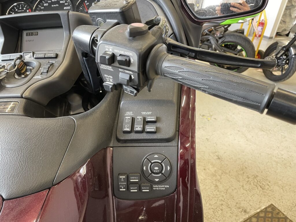 Honda - GL - 1800 GoldWing / Juuri saapunut! // Supervarusteet! / Airbag / Navi / Vakkari / Pakki / Radio // Honda - GL - 1800 GoldWing / Juuri saapunut! // Supervarusteet! / Airbag / Navi / Vakkari / Pakki / Radio // - Moottoripyörä