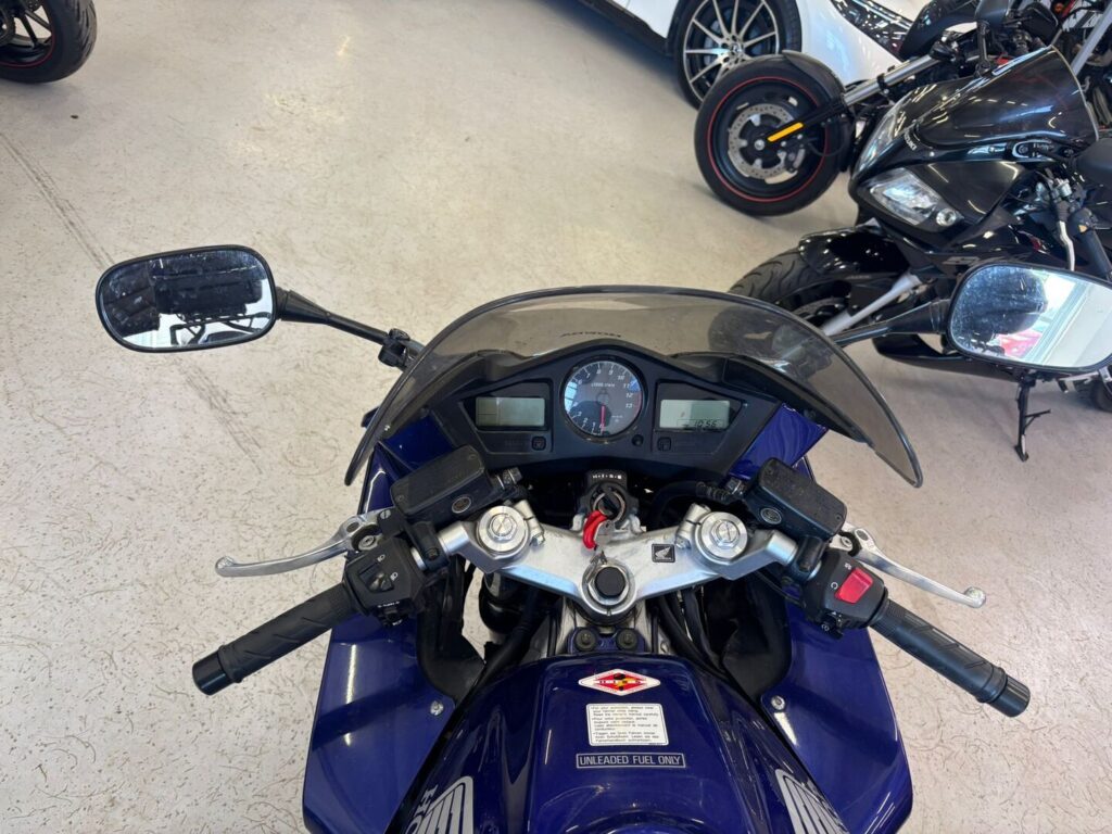 Honda - VFR - 800 VTEC ABS // Suomi-pyörä // Juuri Saapunut / 3x laukut // Honda - VFR - 800 VTEC ABS // Suomi-pyörä // Juuri Saapunut / 3x laukut // - Moottoripyörä