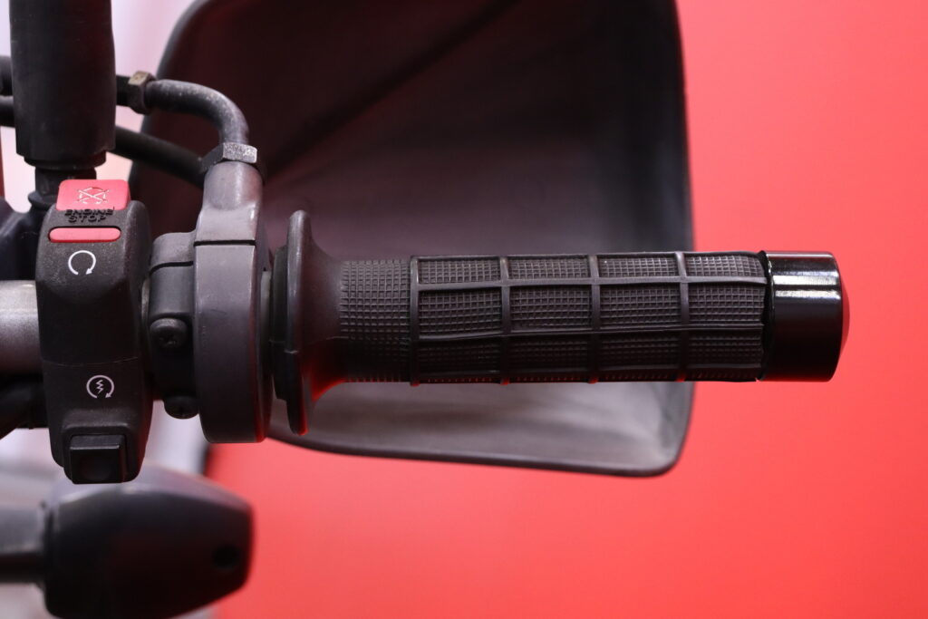 Honda - XL - 700 v Transalp // Juuri saapunut! / Suomi-pyörä / Huoltokirja / Takalaukku / Keskijalka // Honda - XL - 700 v Transalp // Juuri saapunut! / Suomi-pyörä / Huoltokirja / Takalaukku / Keskijalka // - Moottoripyörä