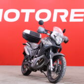 Honda - XL - 700 v Transalp // Juuri saapunut! / Suomi-pyörä / Huoltokirja / Takalaukku / Keskijalka // - Moottoripyörä