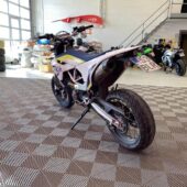 Husqvarna - 701 - Supermoto // Suomi-pyörä / Huoltokirja / Leovince / Säädettävä alusta / ABS // - Moottoripyörä