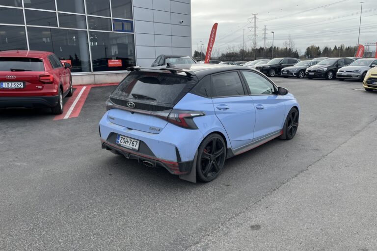 Hyundai - i20 - 1.6 T-GDI 204 hv 6MT // 1. om Suomi-auto / Peruutuskamera / Digimittaristo / Ratin lämmitin / 2x renkaat ja vanteet // - Viistoperä