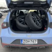 Hyundai - i20 - 1.6 T-GDI 204 hv 6MT // 1. om Suomi-auto / Peruutuskamera / Digimittaristo / Ratin lämmitin / 2x renkaat ja vanteet // - Viistoperä