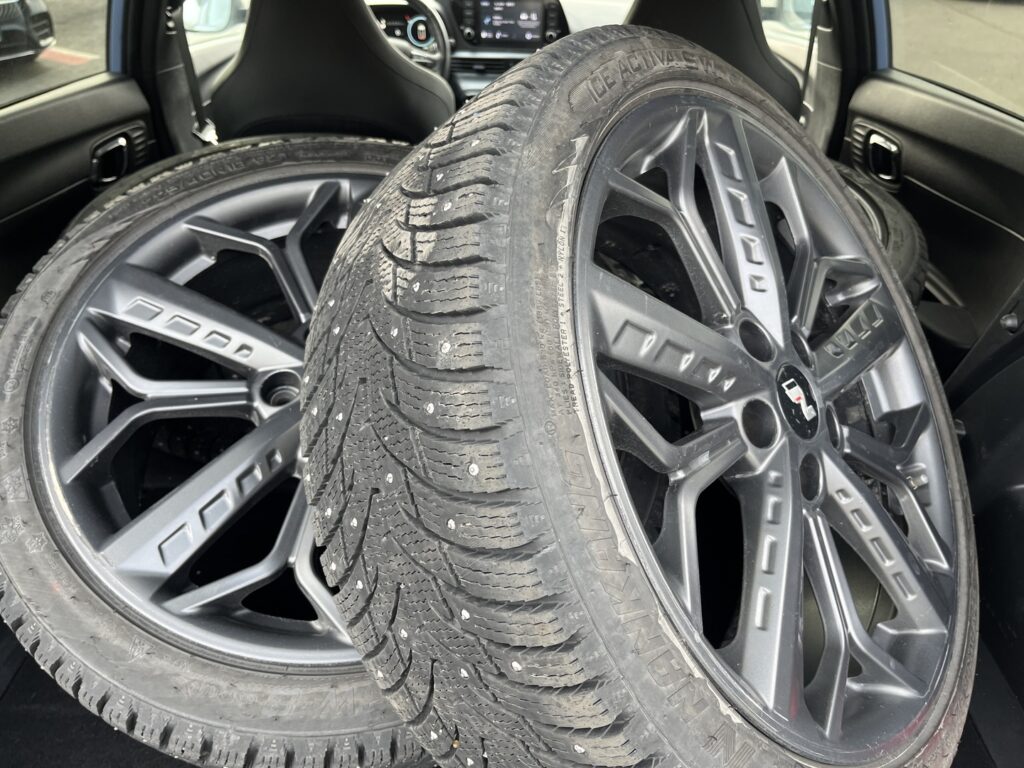 Hyundai - i20 - 1.6 T-GDI 204 hv 6MT // 1. om Suomi-auto / Peruutuskamera / Digimittaristo / Ratin lämmitin / 2x renkaat ja vanteet // Hyundai - i20 - 1.6 T-GDI 204 hv 6MT // 1. om Suomi-auto / Peruutuskamera / Digimittaristo / Ratin lämmitin / 2x renkaat ja vanteet // - Viistoperä
