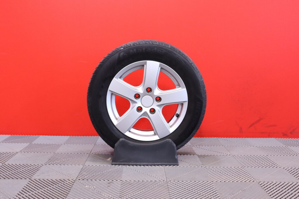 tuotekuva-Hyundai-i30-Wagon-LMJ-336-2026-04-07-174504-22 tuotekuva-Hyundai-i30-Wagon-LMJ-336-2026-04-07-174504-22