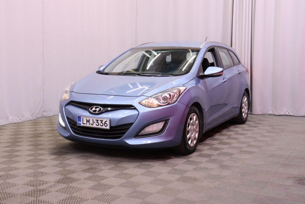 Hyundai - i30 Wagon - 1,6 GDI 6AT Comfort Plus // Lohkolämmitin / Vakkari / Tutkat // Hyundai - i30 Wagon - 1,6 GDI 6AT Comfort Plus // Lohkolämmitin / Vakkari / Tutkat // - Farmari