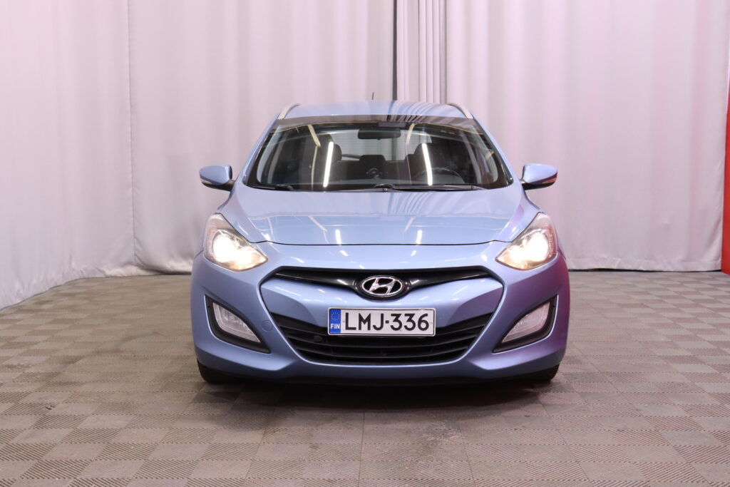 Hyundai - i30 Wagon - 1,6 GDI 6AT Comfort Plus // Lohkolämmitin / Vakkari / Tutkat // Hyundai - i30 Wagon - 1,6 GDI 6AT Comfort Plus // Lohkolämmitin / Vakkari / Tutkat // - Farmari