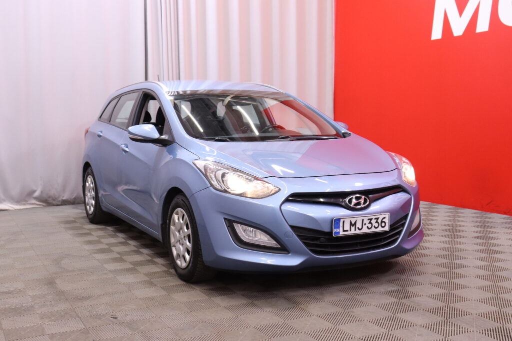 Hyundai - i30 Wagon - 1,6 GDI 6AT Comfort Plus // Lohkolämmitin / Vakkari / Tutkat // Hyundai - i30 Wagon - 1,6 GDI 6AT Comfort Plus // Lohkolämmitin / Vakkari / Tutkat // - Farmari