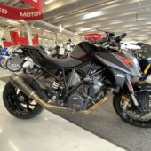 KTM - 1290 - Super Duke R // Suomi-pyörä / Track Pack / Putkisto / QS+ / Vakkari / Keyless // - Moottoripyörä