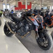 KTM - 1290 - Super Duke R // Suomi-pyörä / Track Pack / Putkisto / QS+ / Vakkari / Keyless // - Moottoripyörä
