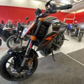 KTM - 1290 - Super Duke R // Suomi-pyörä / Track Pack / Putkisto / QS+ / Vakkari / Keyless // - Moottoripyörä