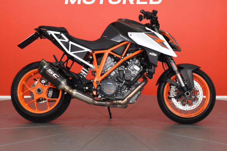 KTM - 1290 - Super Duke R // SC-Project / Quick Shift + / Huoltokirja / Track-pack // - Moottoripyörä