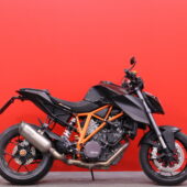 KTM - 1290 - Super Duke R // 2-OM Suomipyörä, Akrapovic, Shifter, Huoltokirja // - Moottoripyörä