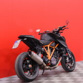 KTM - 1290 - Super Duke R // 2-OM Suomipyörä, Akrapovic, Shifter, Huoltokirja // - Moottoripyörä