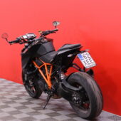 KTM - 1290 - Super Duke R // 2-OM Suomipyörä, Akrapovic, Shifter, Huoltokirja // - Moottoripyörä