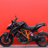 KTM - 1290 - Super Duke R // 2-OM Suomipyörä, Akrapovic, Shifter, Huoltokirja // - Moottoripyörä