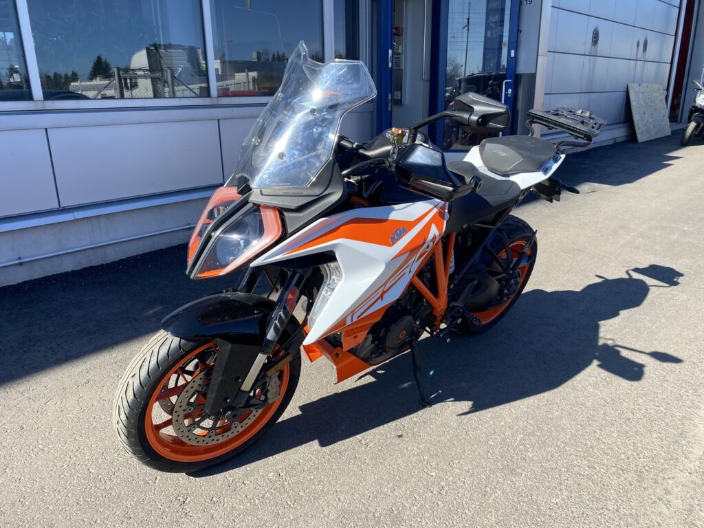 KTM - 1290 - Super Duke GT // Juuri saapunut! / 3x Laukut / Cobra / Vakkari / Keyless // - Moottoripyörä
