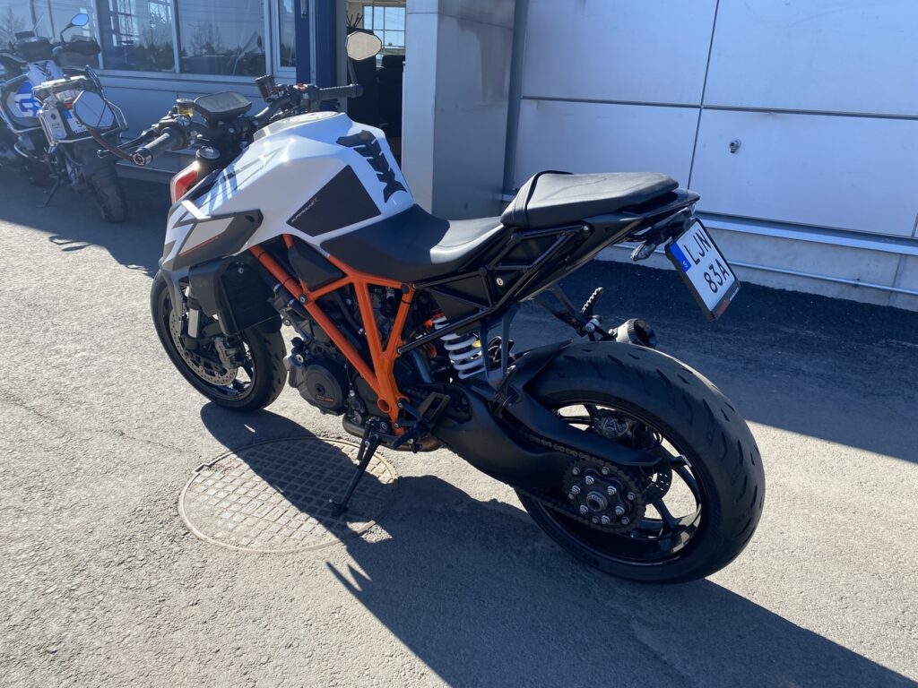 KTM - 1290 - Super Duke R // Juuri saapunut! // Shifter+ / IXIL / Vakkari // KTM - 1290 - Super Duke R // Juuri saapunut! // Shifter+ / IXIL / Vakkari // - Moottoripyörä