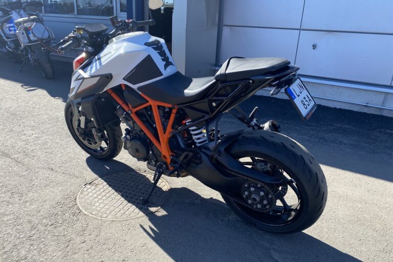 KTM - 1290 - Super Duke R // Juuri saapunut! // Shifter+ / IXIL / Vakkari // - Moottoripyörä