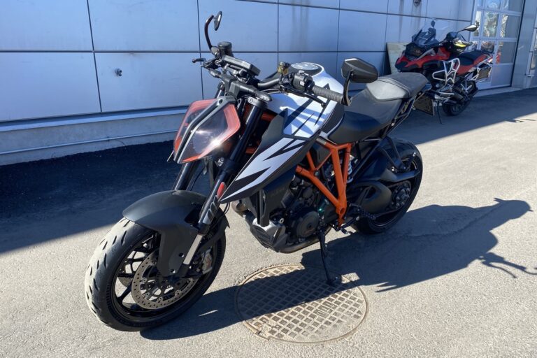 KTM - 1290 - Super Duke R // Juuri saapunut! // Shifter+ / IXIL / Vakkari // - Moottoripyörä