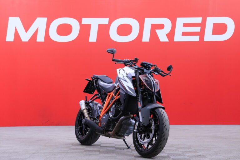 KTM - 1290 - Super Duke R // Juuri saapunut! // Shifter+ / IXIL / Vakkari // - Moottoripyörä