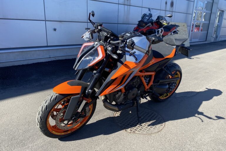 KTM - 1290 - Super Duke R // Juuri saapunut! / Dominator / Shifter / Vakkari / Keyless // - Moottoripyörä