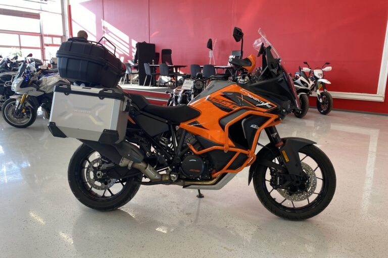 KTM - 1290 Super Adventure S - // Juuri Saapunut / ACC / Sähköalusta / 3x laukut / Keskijalka // - Moottoripyörä