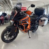 KTM - 1290 Super Adventure S - // Juuri Saapunut / ACC / Sähköalusta / 3x laukut / Keskijalka // - Moottoripyörä