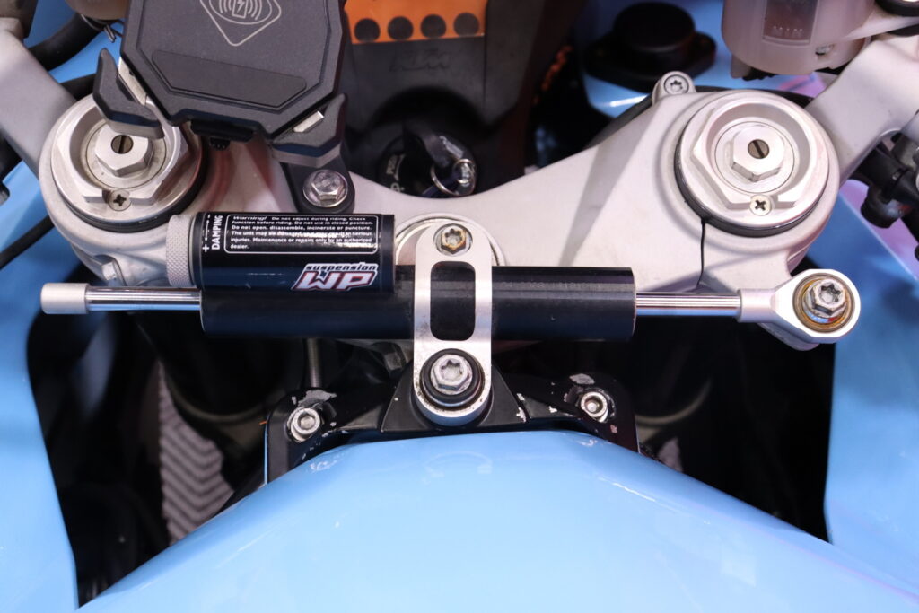 KTM - RC - 8 // Dominator Putkisto / Huoltokirja / Suomi-Pyörä / Säädettävät Kahvat / Ohjausiskari // KTM - RC - 8 // Dominator Putkisto / Huoltokirja / Suomi-Pyörä / Säädettävät Kahvat / Ohjausiskari // - Moottoripyörä