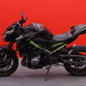 Kawasaki - Z - 900 / Suomi-Pyörä / IXIL Slipari / Huoltokirja // - Moottoripyörä