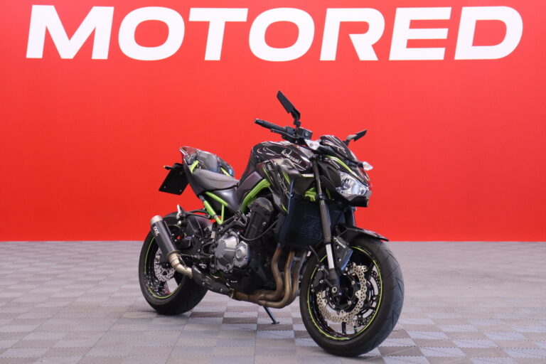 Kawasaki - Z - 900 / Suomi-Pyörä / IXIL Slipari / Huoltokirja // - Moottoripyörä