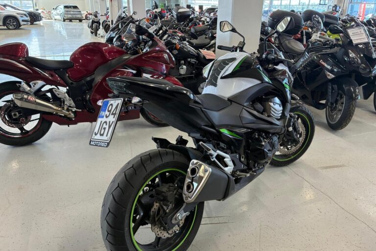 Kawasaki - Z - 800 // A2! / Suomi-pyörä / ABS / Kaatumatapit // - Moottoripyörä