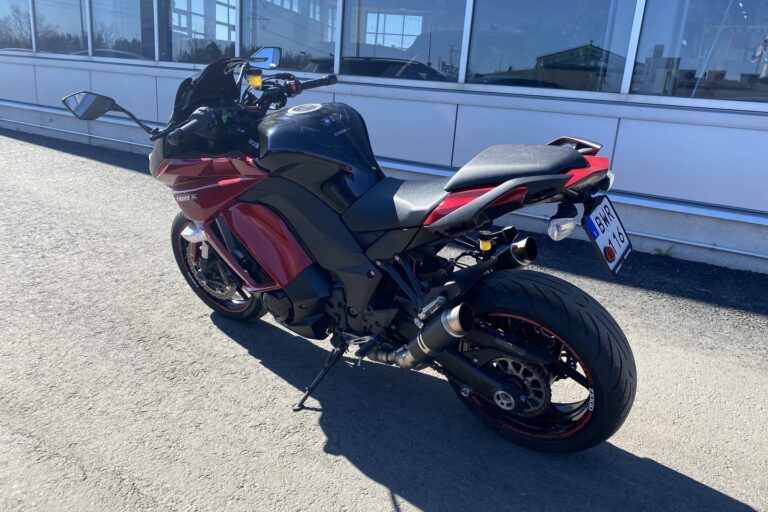Kawasaki - Z - 1000 SX // Juuri saapuut! / 2x Laukut / Sliparit / KTRC // - Moottoripyörä