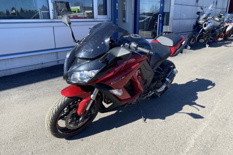 Kawasaki - Z - 1000 SX // Juuri saapuut! / 2x Laukut / Sliparit / KTRC // - Moottoripyörä