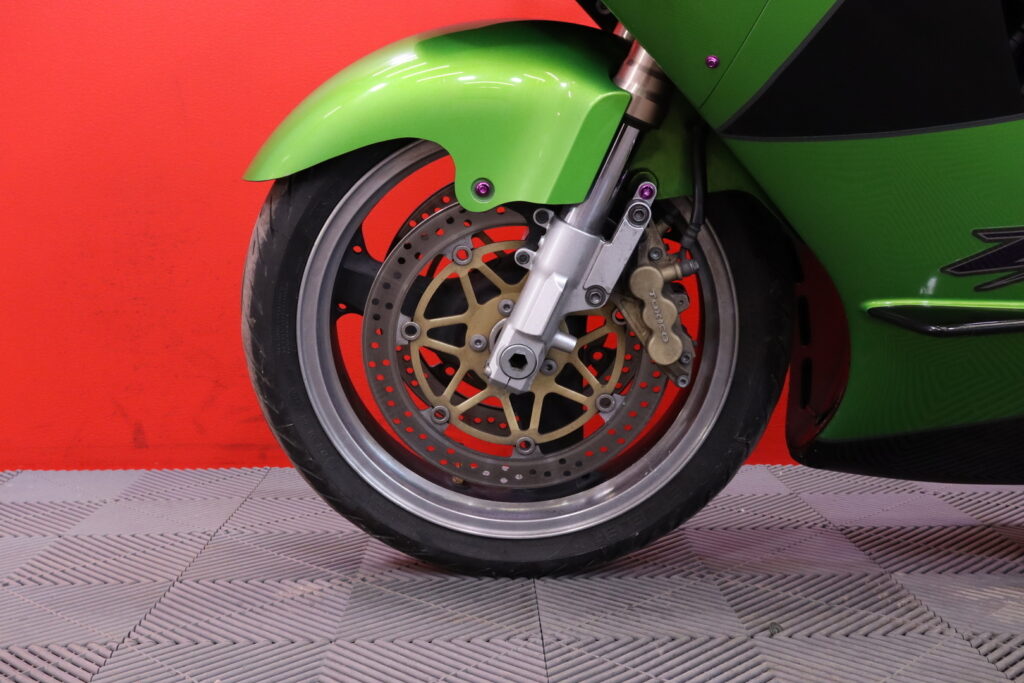 Kawasaki - ZX-12R - // Akrapovic kokoputkisto / Powercommander / Huoltomuistio / Minivilkut // Kawasaki - ZX-12R - // Akrapovic kokoputkisto / Powercommander / Huoltomuistio / Minivilkut // - Moottoripyörä
