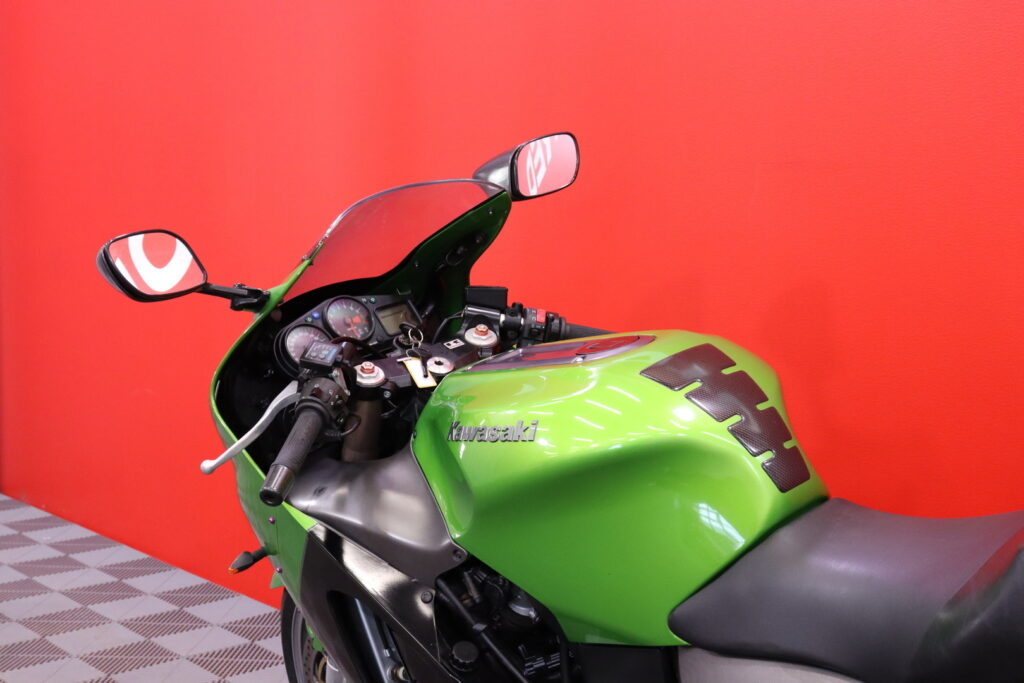 Kawasaki - ZX-12R - // Akrapovic kokoputkisto / Powercommander / Huoltomuistio / Minivilkut // Kawasaki - ZX-12R - // Akrapovic kokoputkisto / Powercommander / Huoltomuistio / Minivilkut // - Moottoripyörä