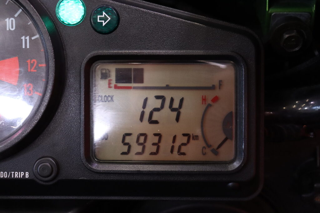 Kawasaki - ZX-12R - // Akrapovic kokoputkisto / Powercommander / Huoltomuistio / Minivilkut // Kawasaki - ZX-12R - // Akrapovic kokoputkisto / Powercommander / Huoltomuistio / Minivilkut // - Moottoripyörä
